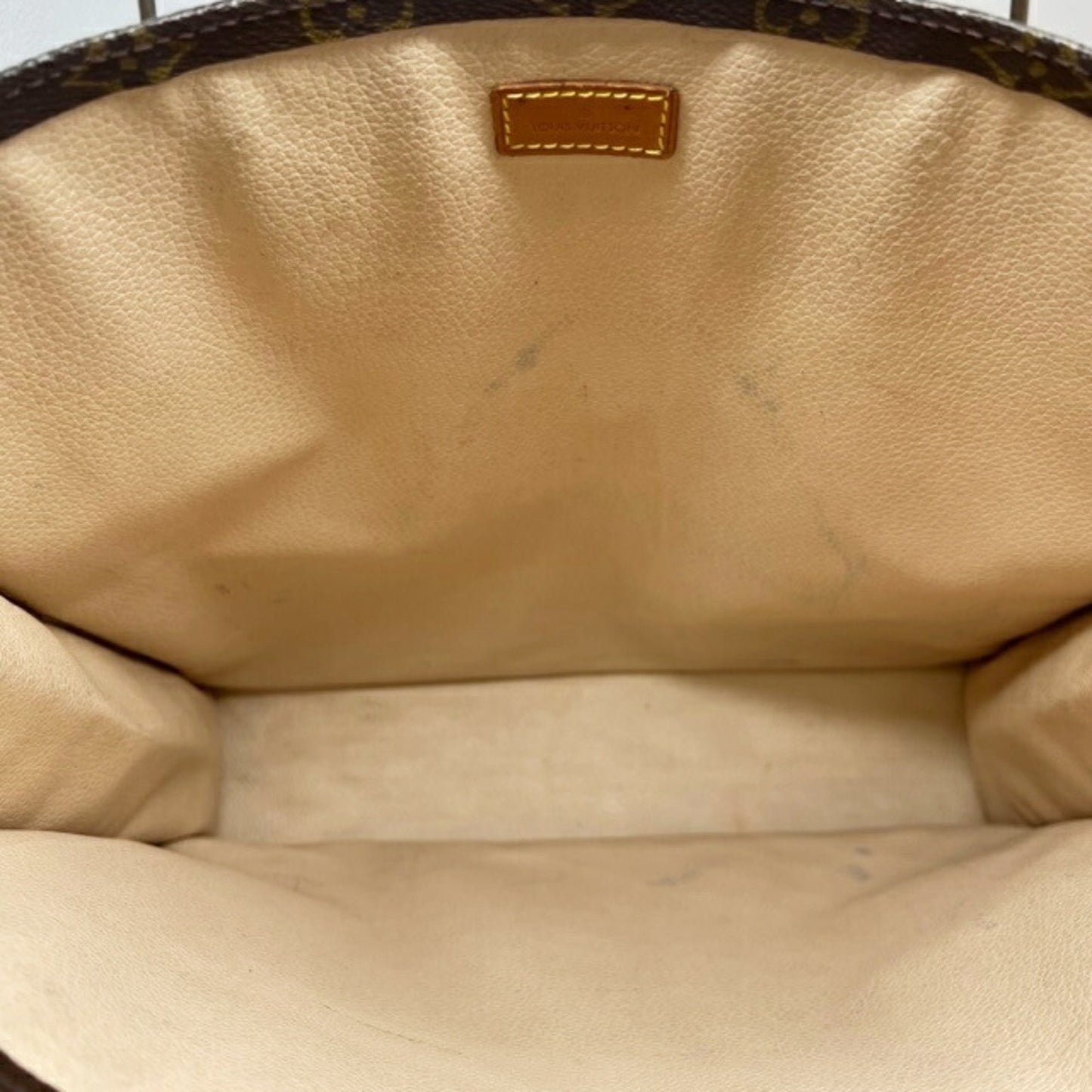 Louis Vuitton Sac plat