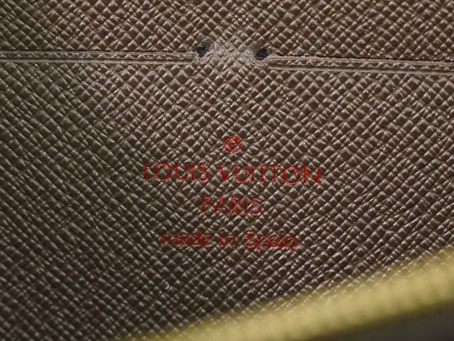 Louis Vuitton Zippy wallet