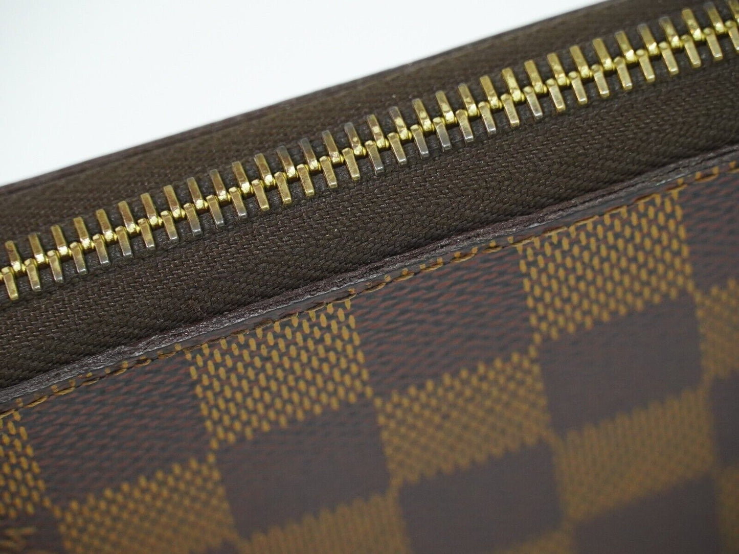 Louis Vuitton Zippy wallet