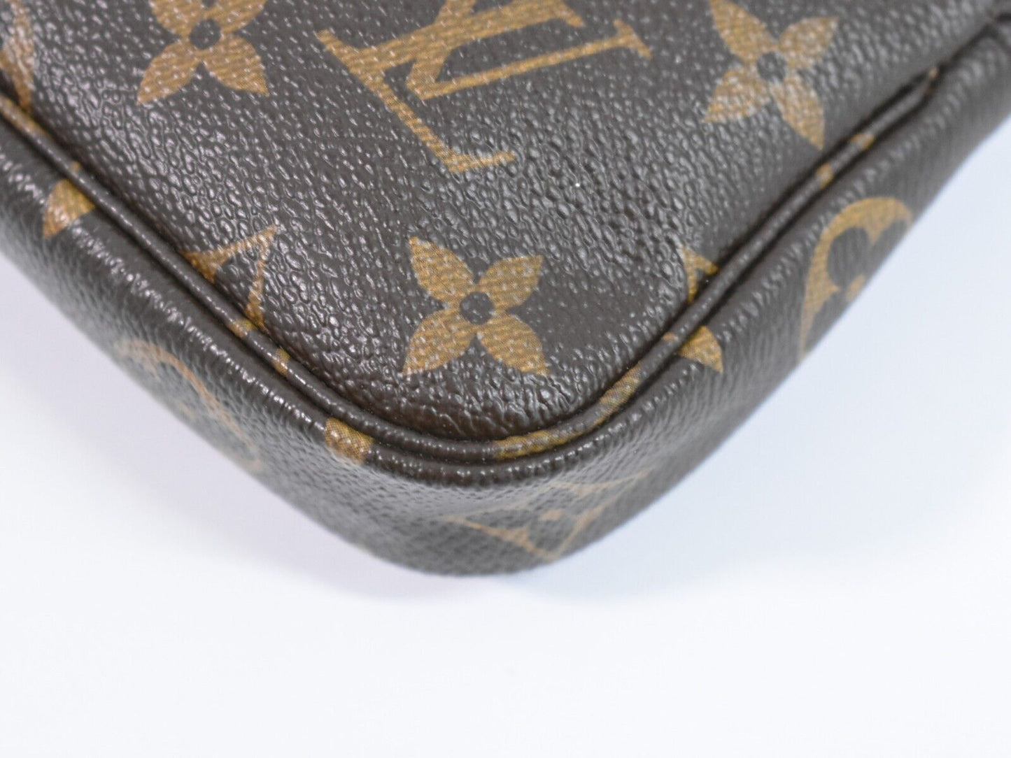 Louis Vuitton Mini Pochette Accessoires