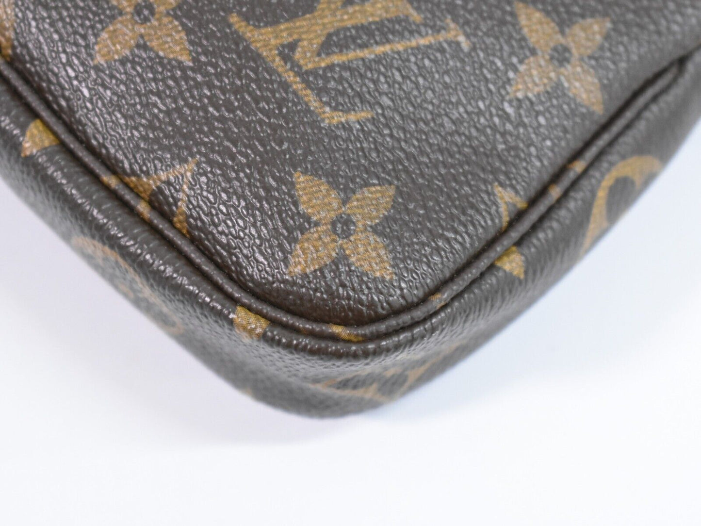 Louis Vuitton Mini Pochette Accessoires